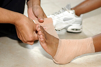 Ankle sprains treatment in the Dallas County, TX: Dallas (Garland, Richardson, Addison, Carrollton, Farmers Branch, University Park, Highland Park, Irving, Cockrell Hill, Duncanville, Hutchins, Lancaster, DeSoto, Cedar Hill, Grand Prairie, Glenn Heights) and Ellis County, TX: Red Oak, Oak Leaf, Ovilla areas